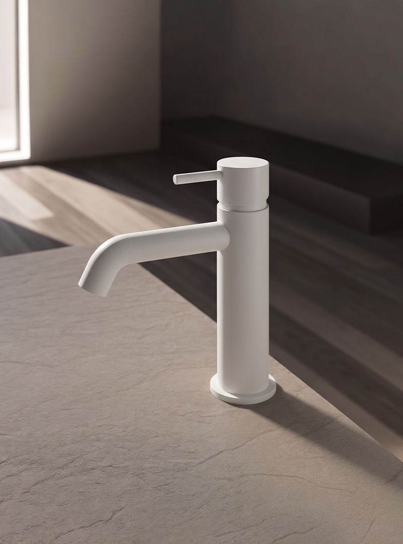 Nuova Less
